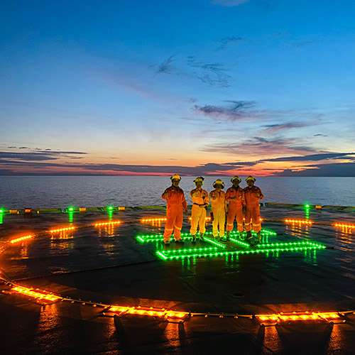 helideck-lighting-system-installation